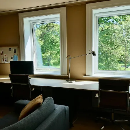 Large, Newly Renovated With A View Of The Park Appartement Oslo