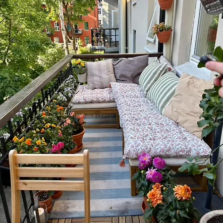 Large, Newly Renovated With A View Of The Park *