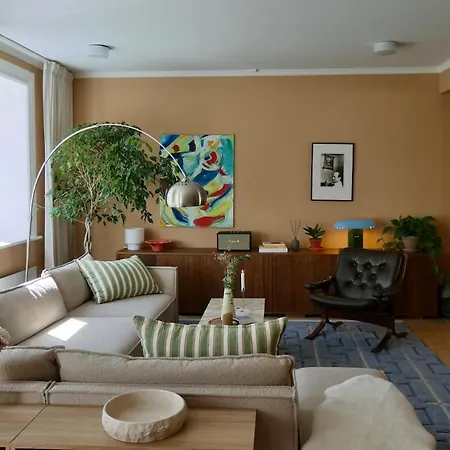 Large, Newly Renovated With A View Of The Park * Oslo